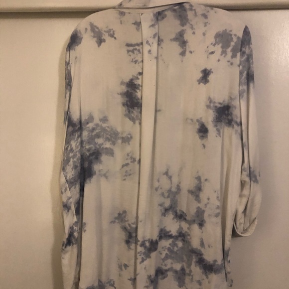 Top - Picture 2 of 2